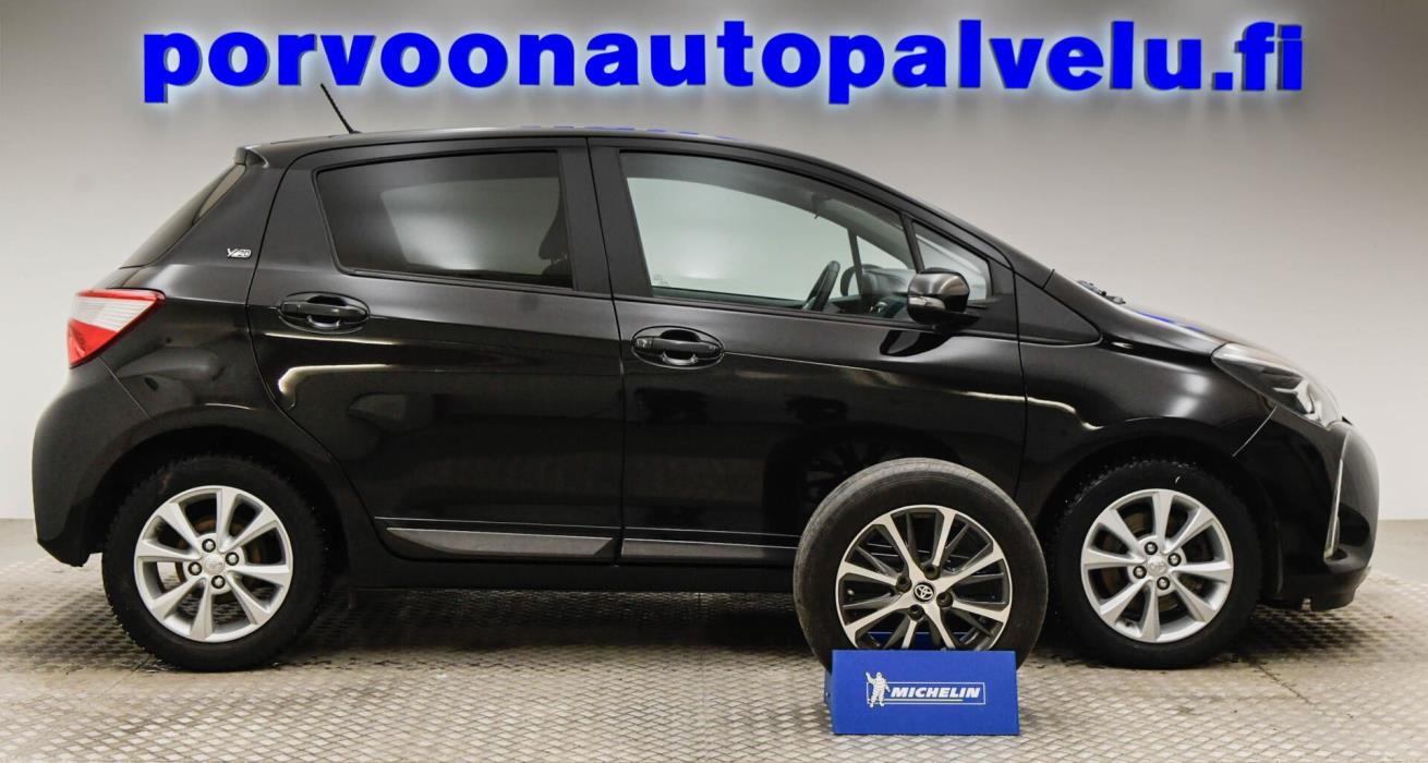 TOYOTA Yaris 2019