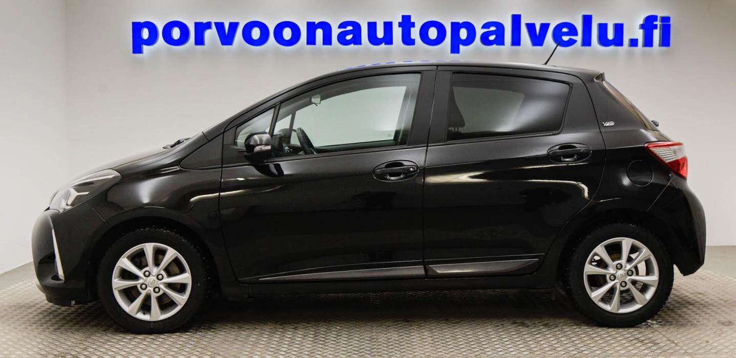TOYOTA Yaris 2019