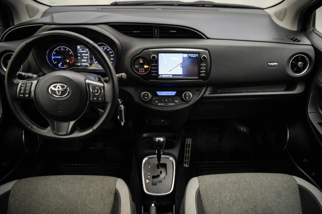 TOYOTA Yaris 2019