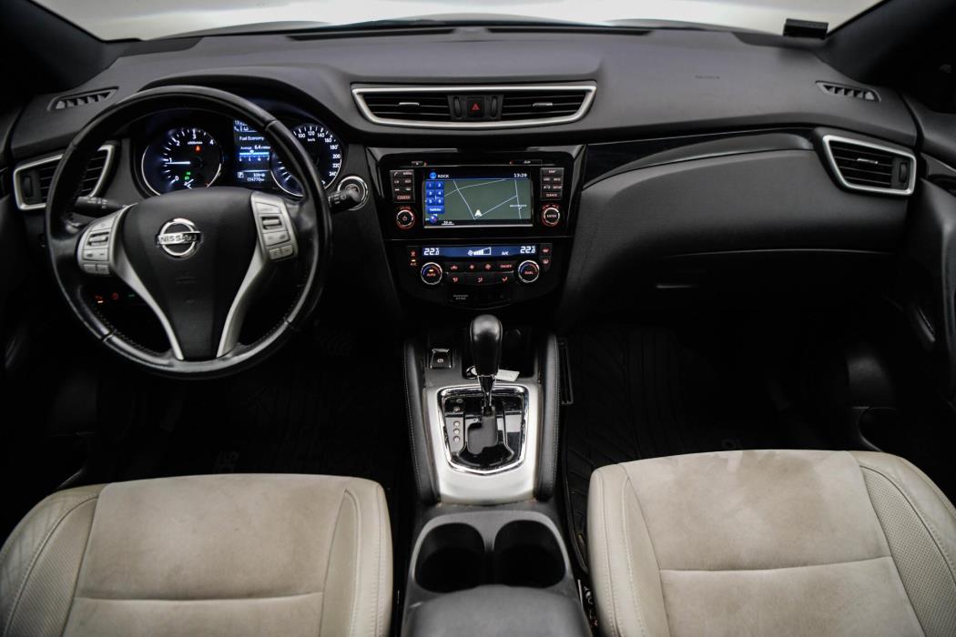 NISSAN Qashqai 2015