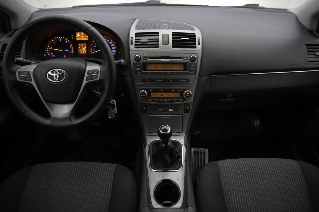 TOYOTA Avensis 2010