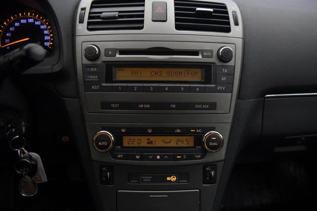 TOYOTA Avensis 2010