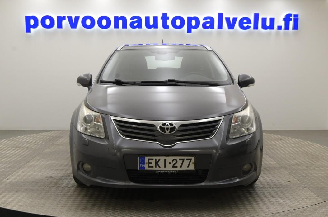 TOYOTA Avensis 2010