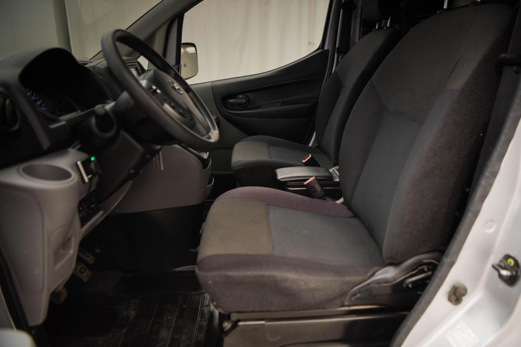 NISSAN NV200 2017