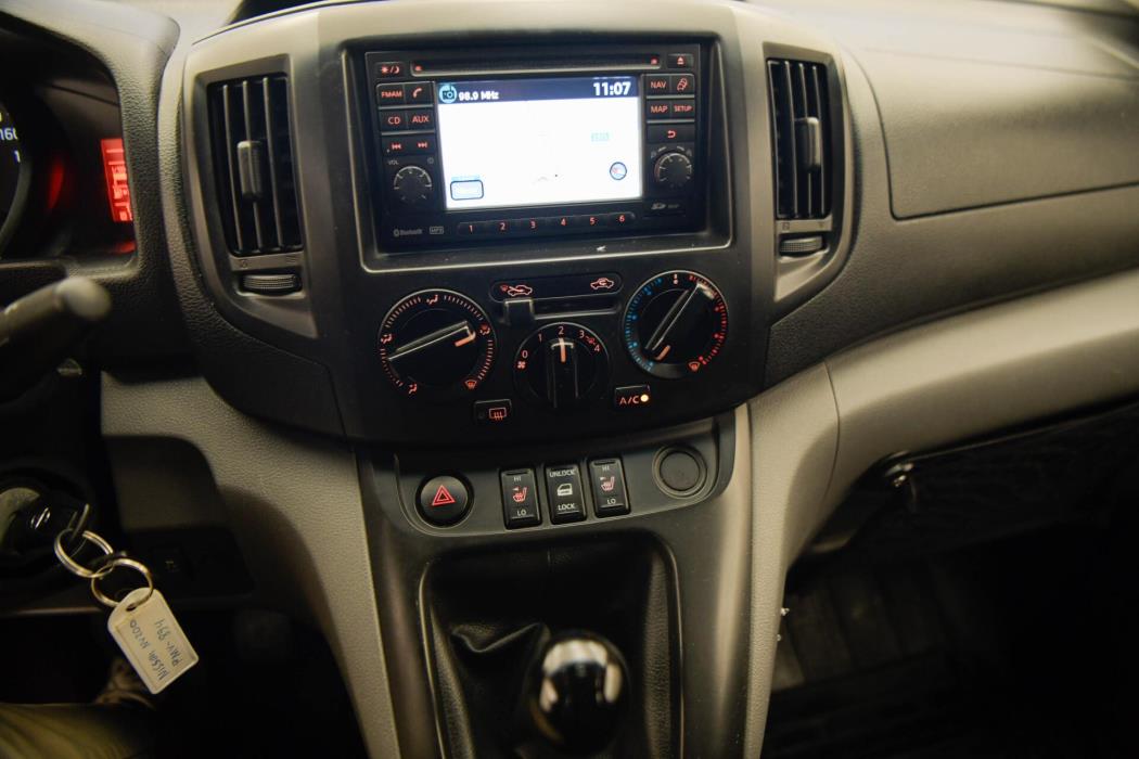 NISSAN NV200 2017