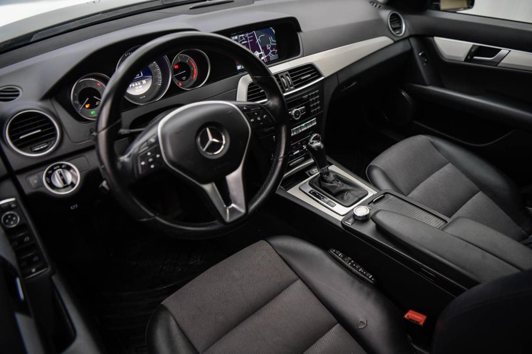 MERCEDES-BENZ C 2012