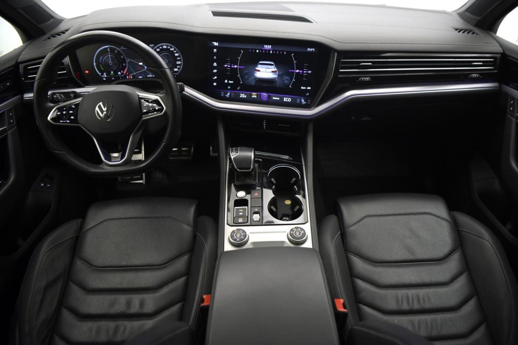 VOLKSWAGEN Touareg 2021
