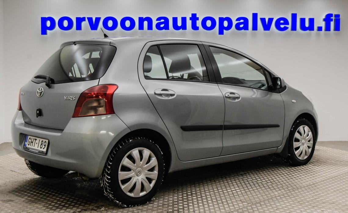 TOYOTA Yaris 2008