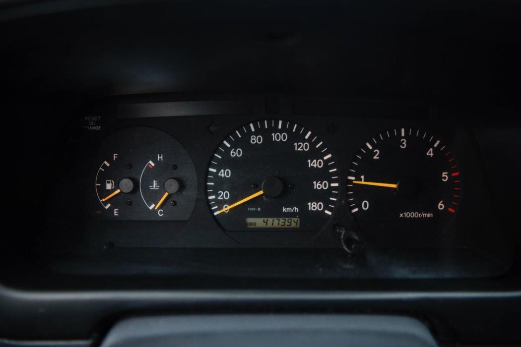 TOYOTA Hiace 2006