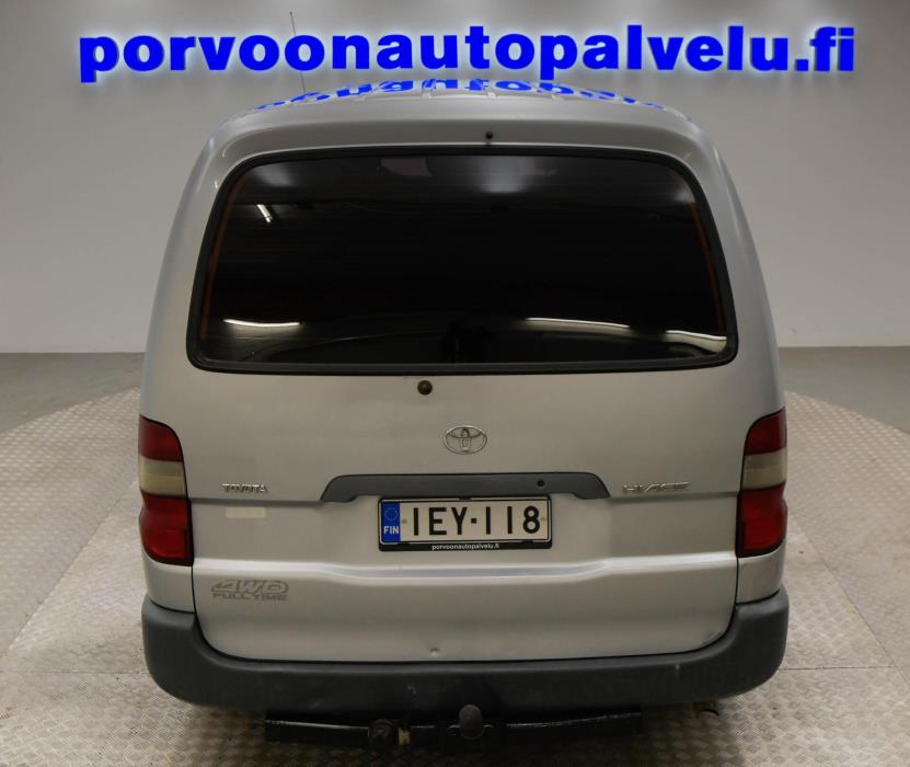 TOYOTA Hiace 2006