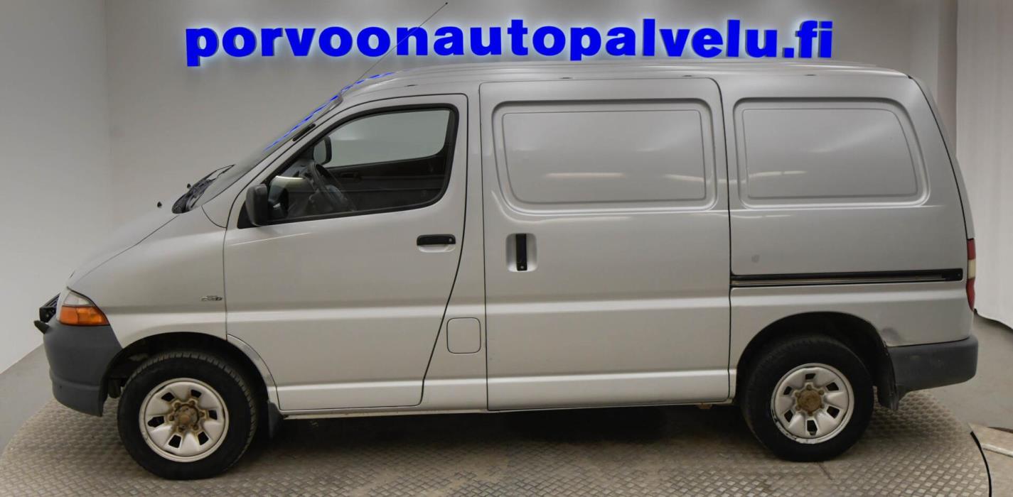 TOYOTA Hiace 2006