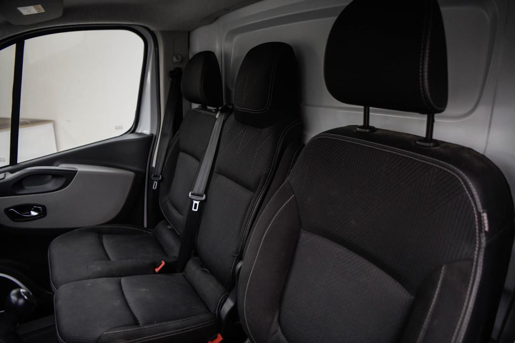 NISSAN NV300 2017