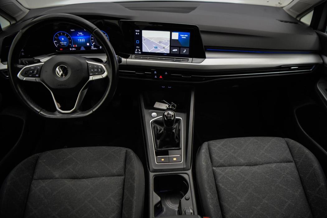 VOLKSWAGEN Golf 2021