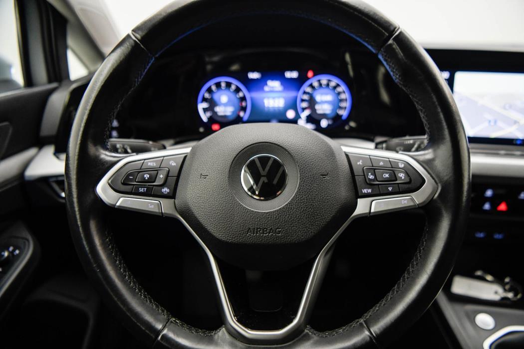 VOLKSWAGEN Golf 2021