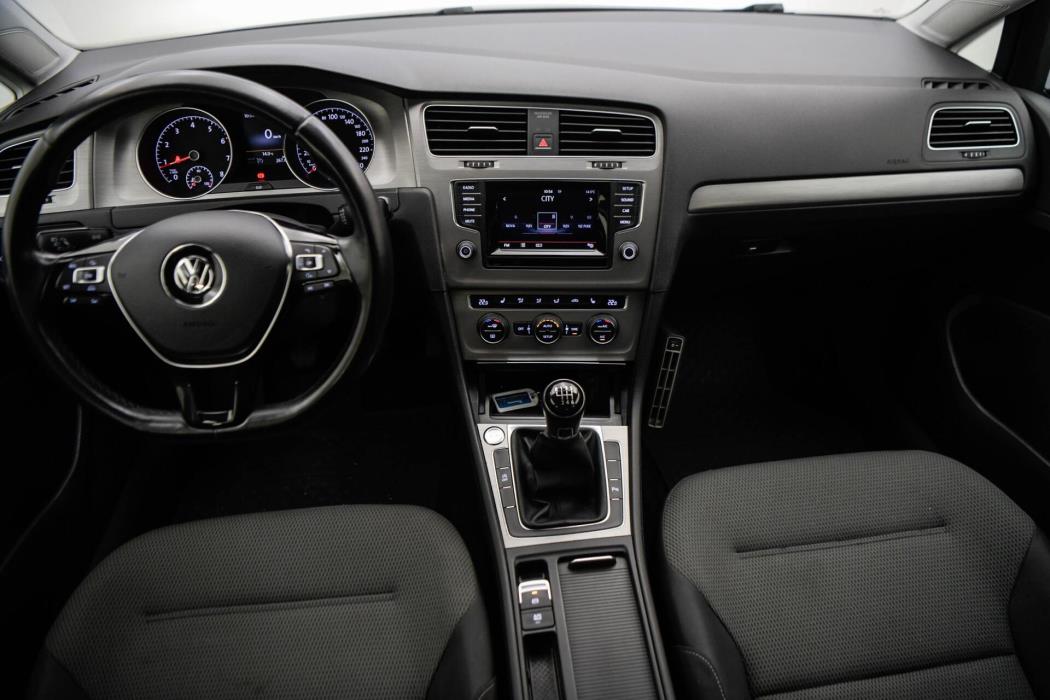 VOLKSWAGEN Golf 2014