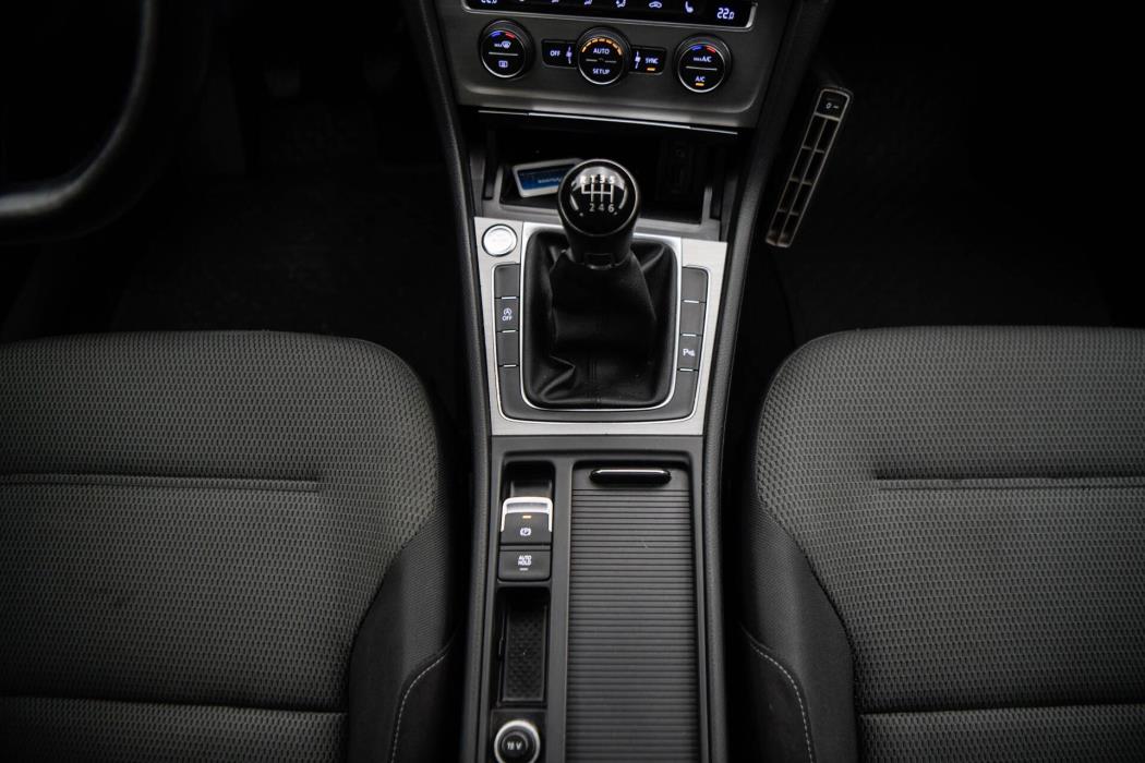 VOLKSWAGEN Golf 2014