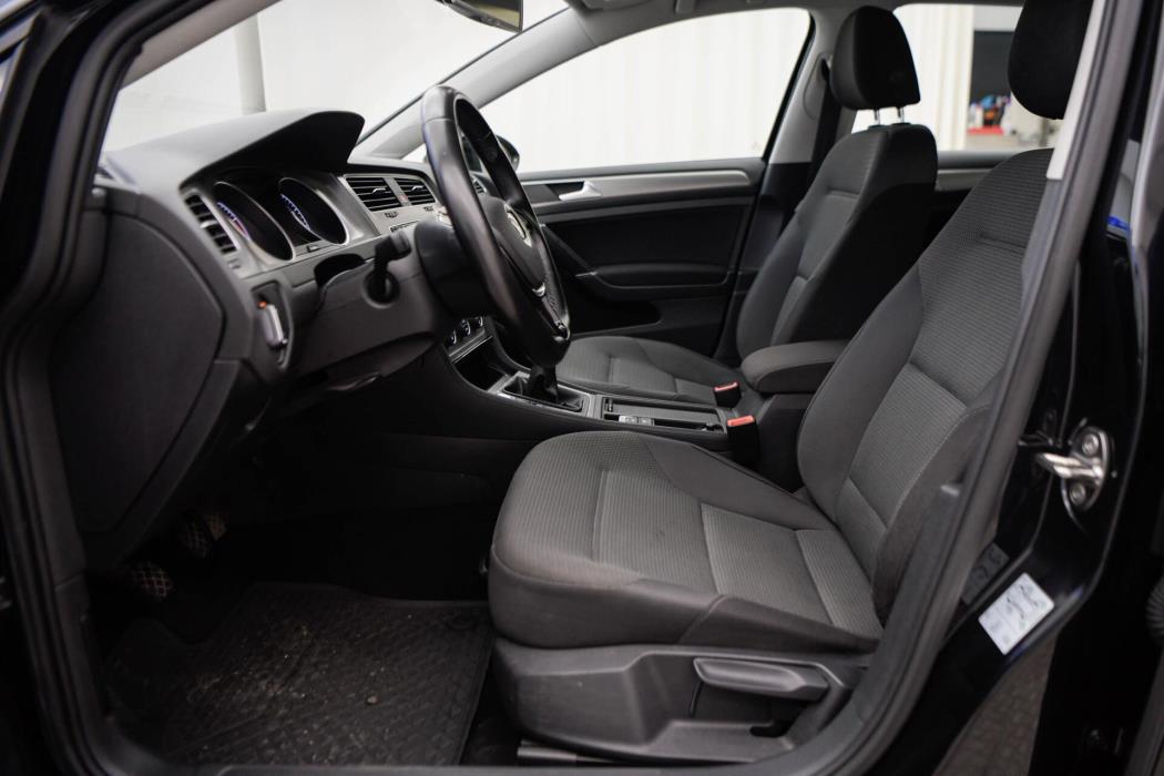 VOLKSWAGEN Golf 2014