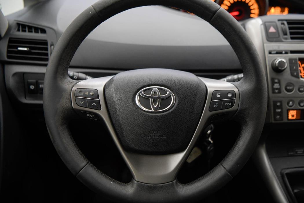 TOYOTA Verso 2010