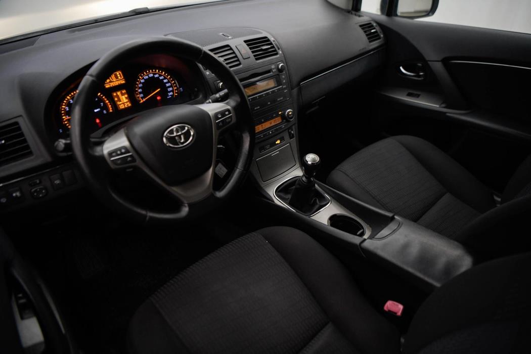 TOYOTA Avensis 2009