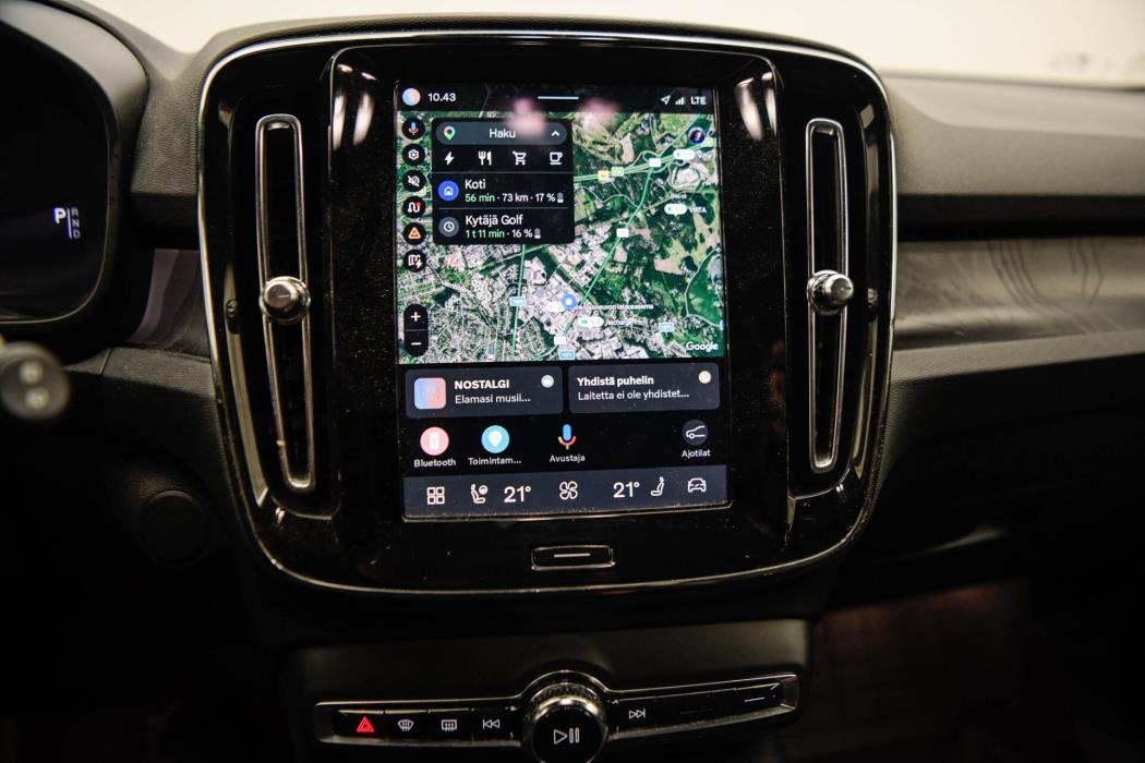 VOLVO XC40 2024