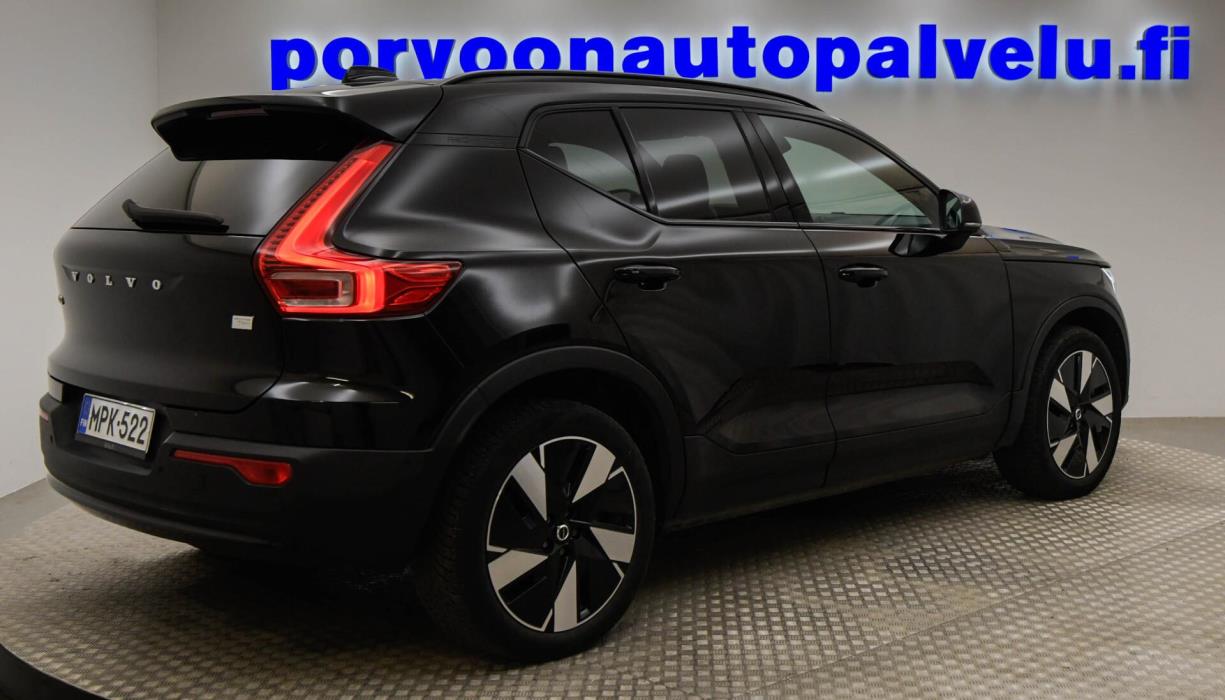 VOLVO XC40 2024
