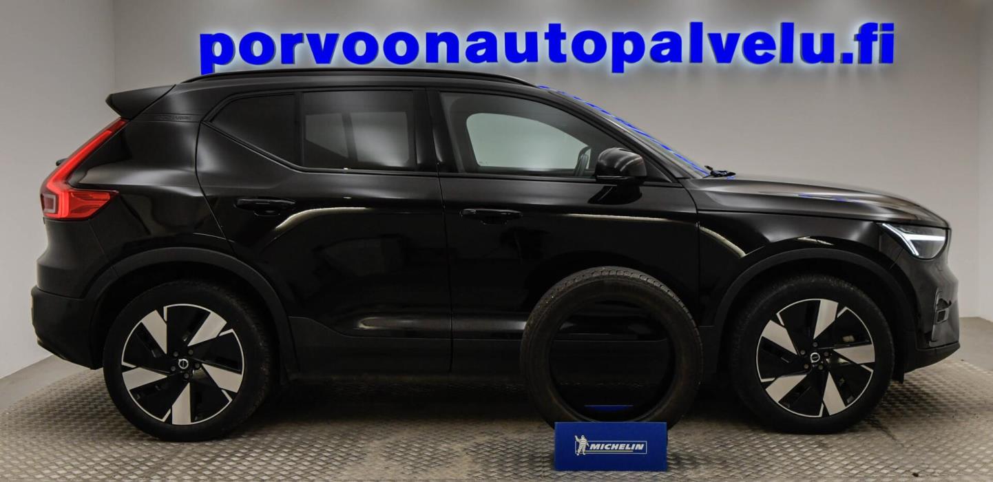 VOLVO XC40 2024