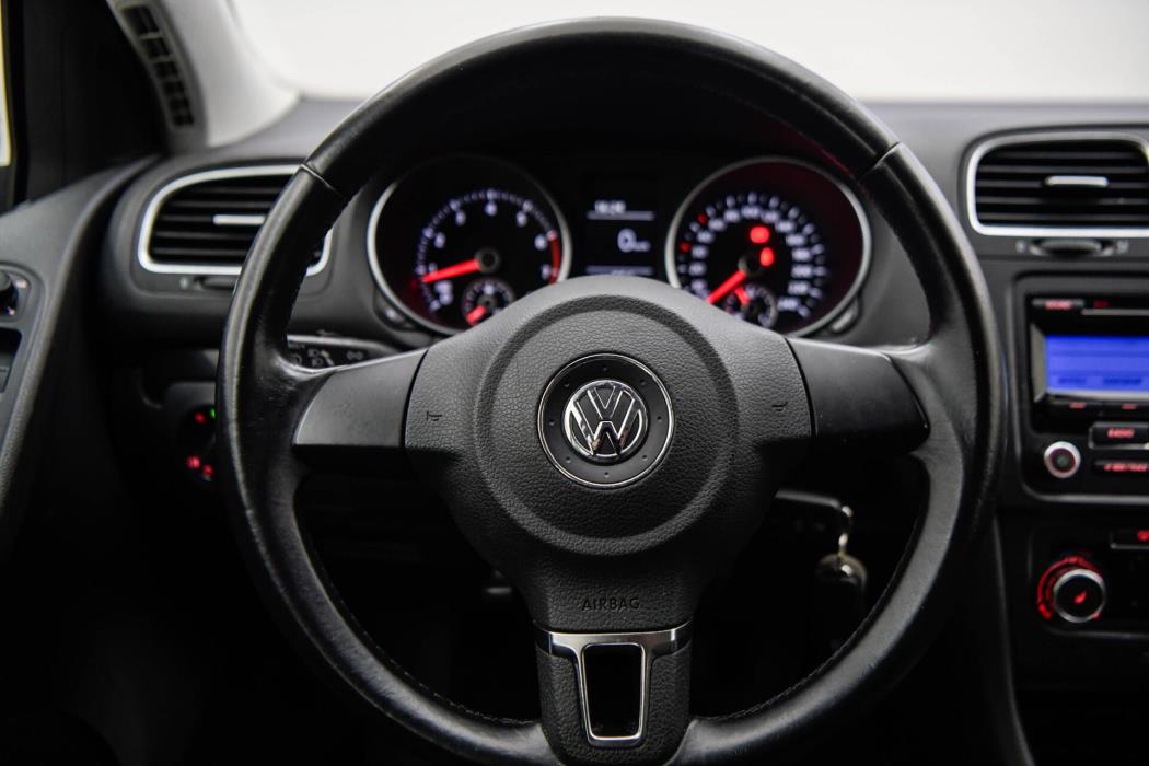 VOLKSWAGEN Golf 2010