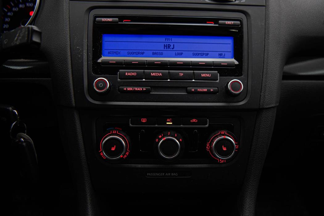 VOLKSWAGEN Golf 2010