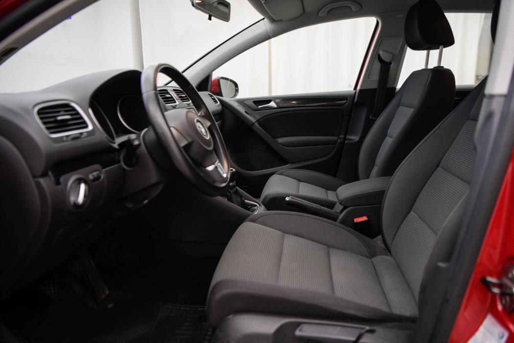 VOLKSWAGEN Golf 2010