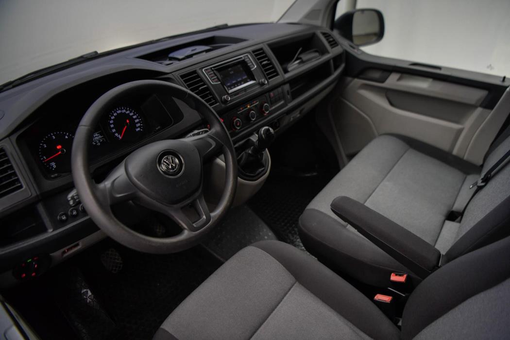 VOLKSWAGEN Transporter 2017