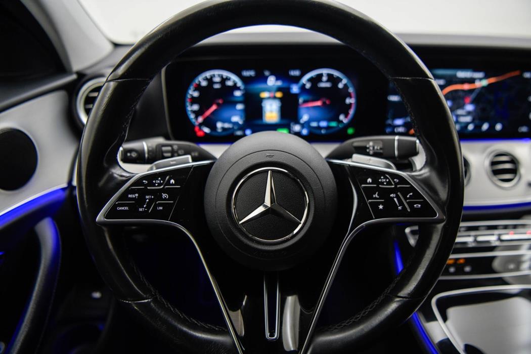 MERCEDES-BENZ E 2022