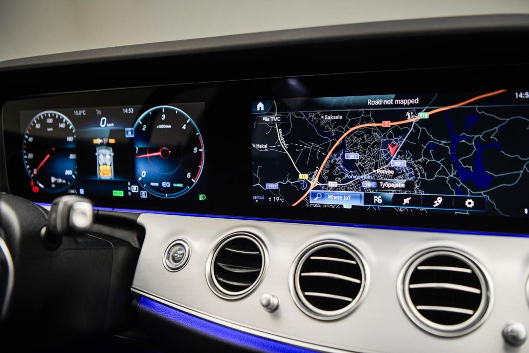 MERCEDES-BENZ E 2022