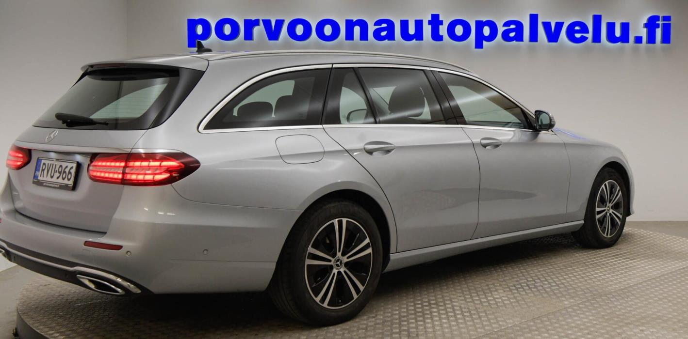 MERCEDES-BENZ E 2022
