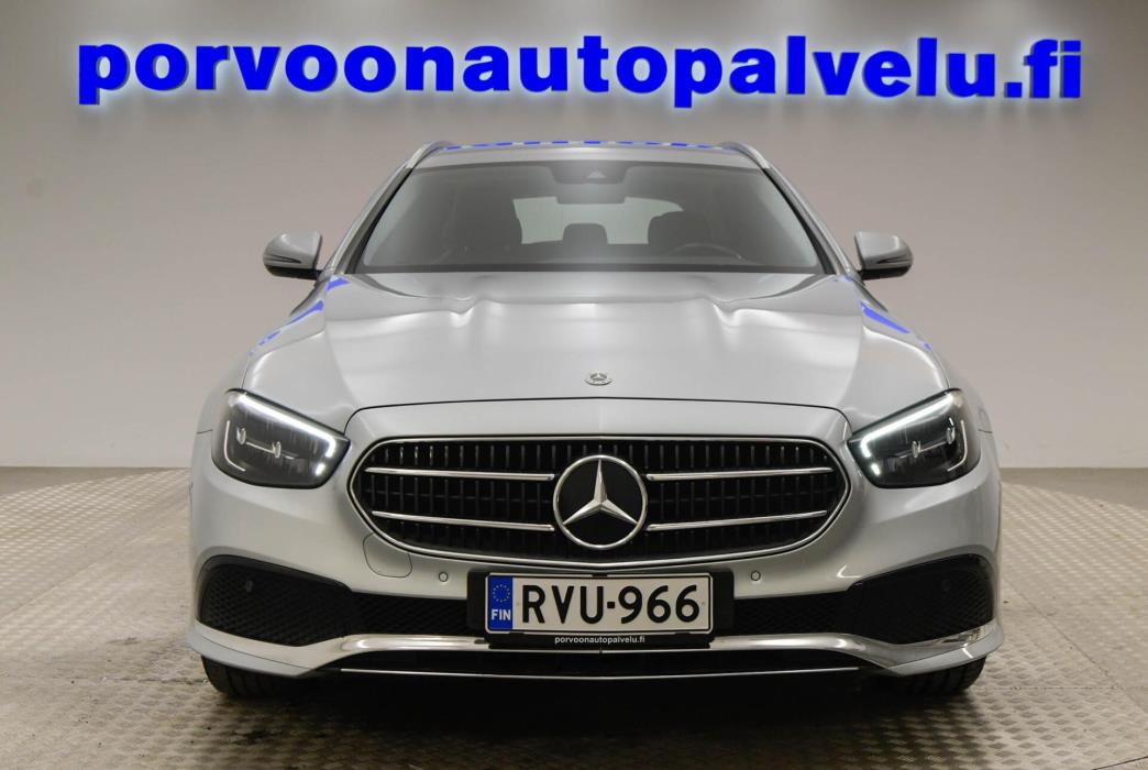 MERCEDES-BENZ E 2022