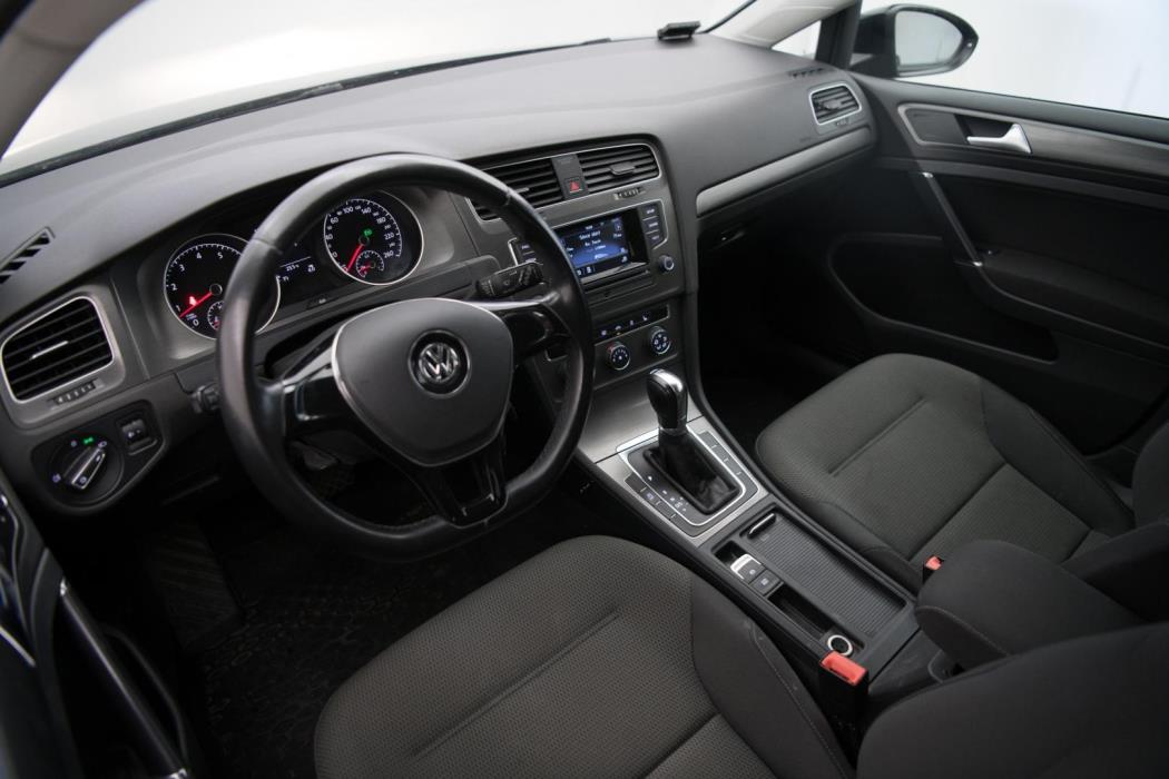 VOLKSWAGEN Golf 2013