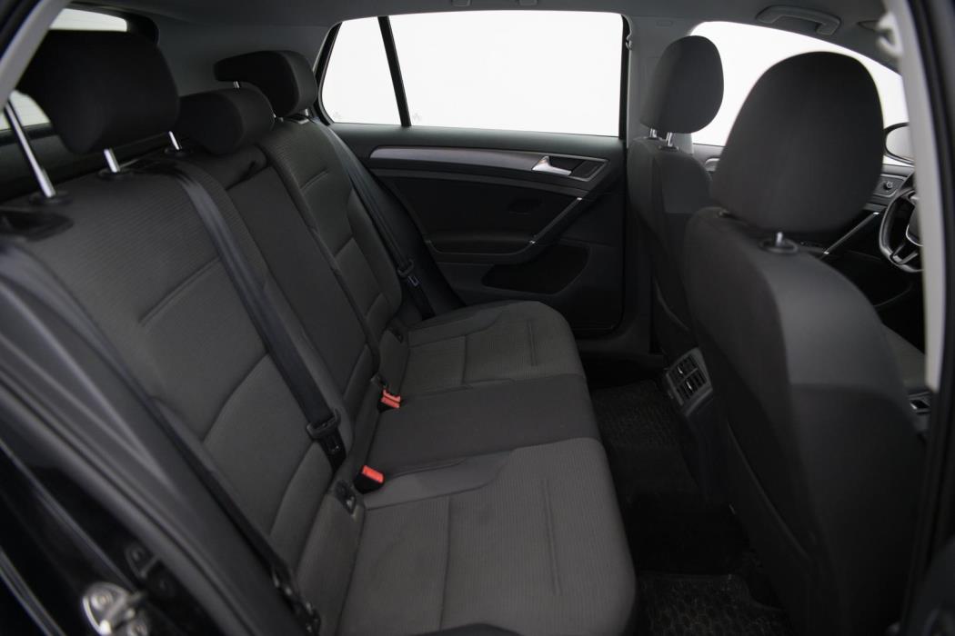 VOLKSWAGEN Golf 2013