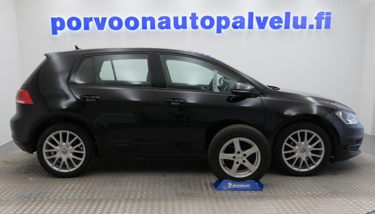 VOLKSWAGEN Golf 2013