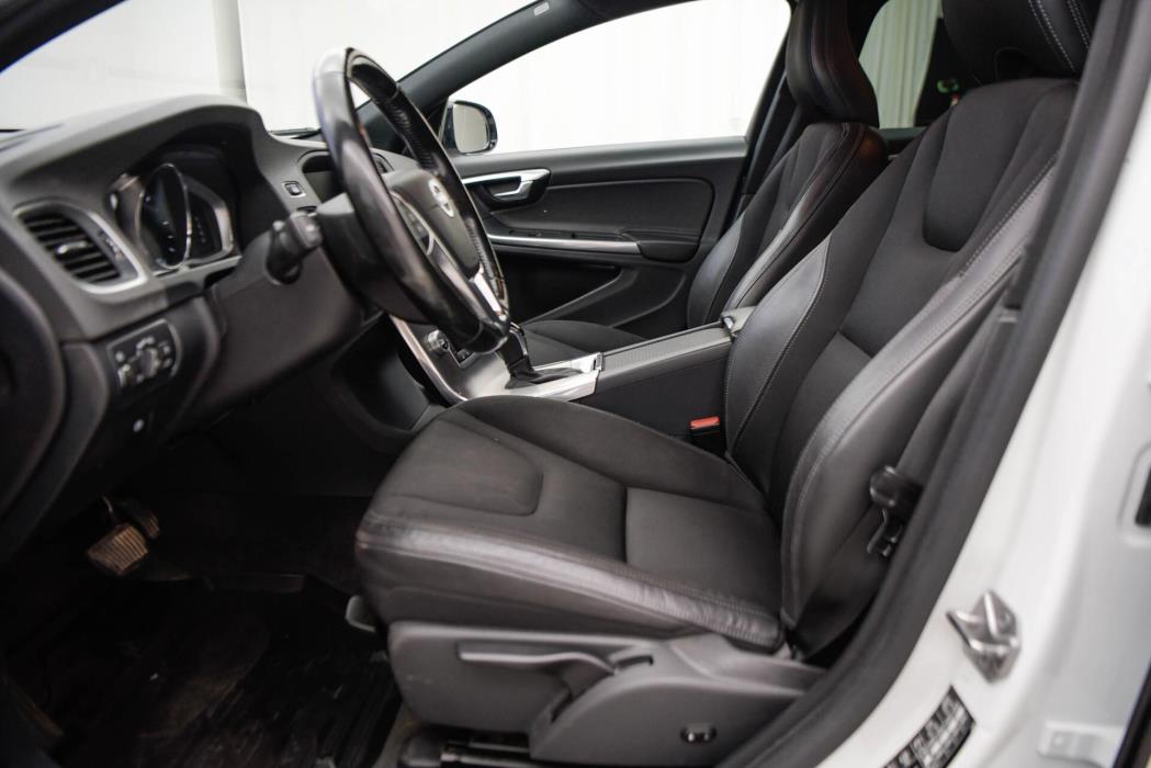 VOLVO V60 Cross Country 2016