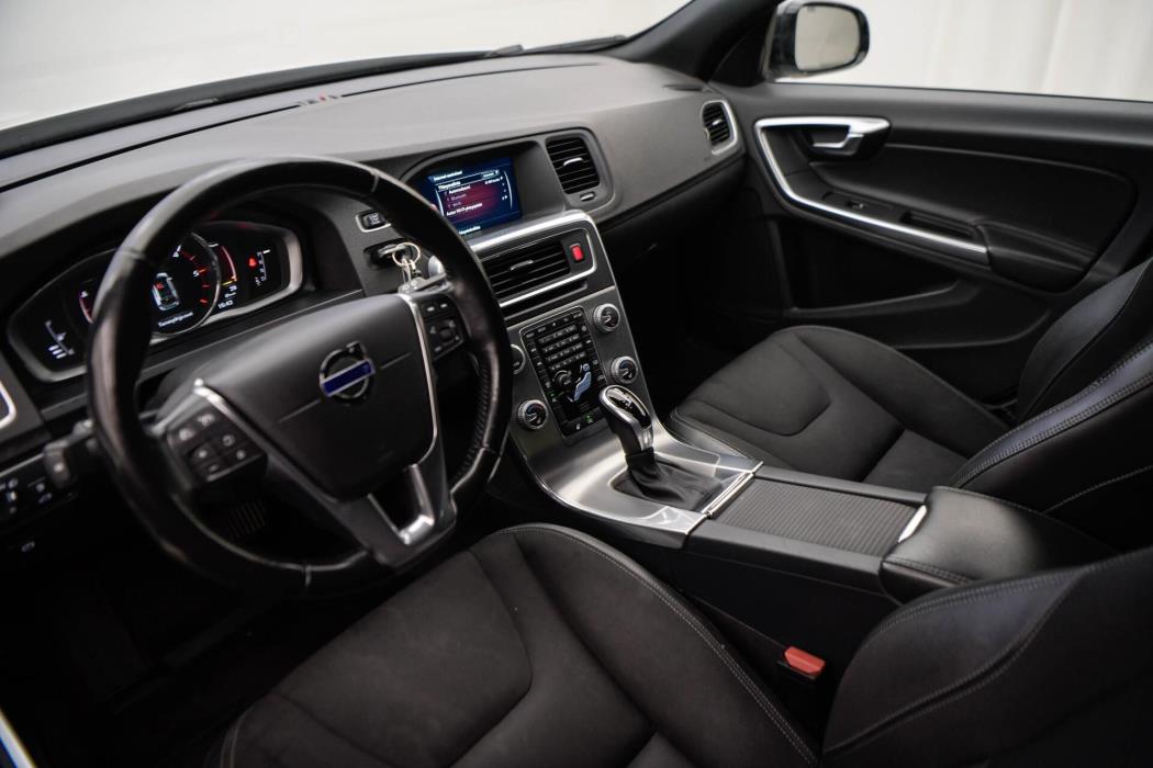 VOLVO V60 Cross Country 2016
