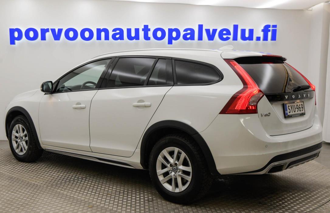 VOLVO V60 Cross Country 2016