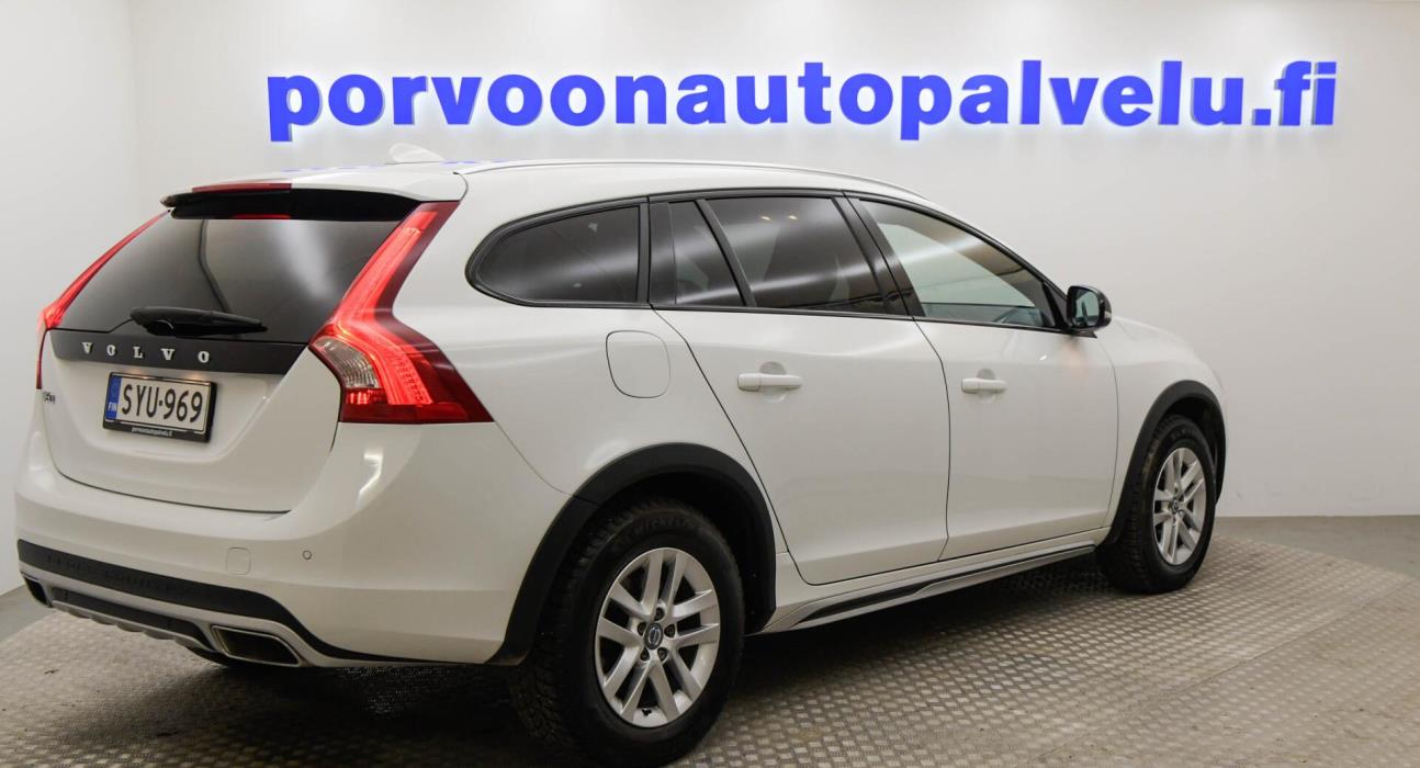 VOLVO V60 Cross Country 2016