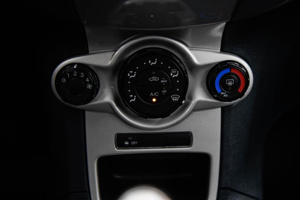 FORD Fiesta 2010