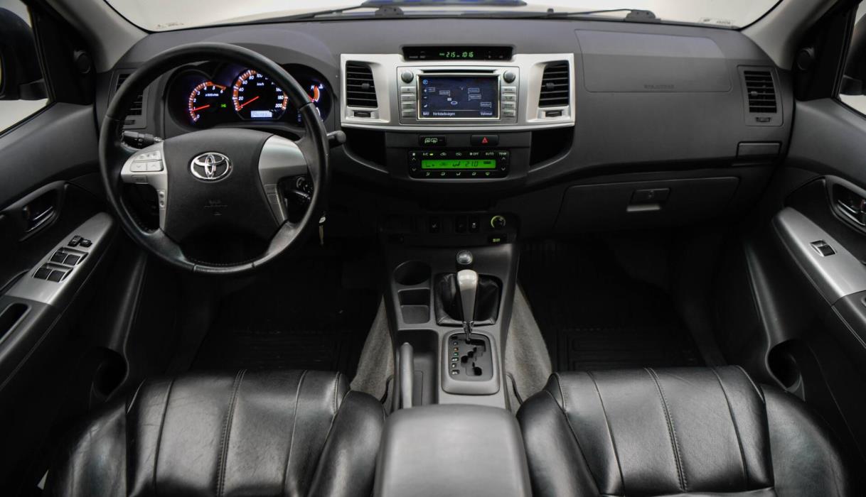 TOYOTA Hilux 2012