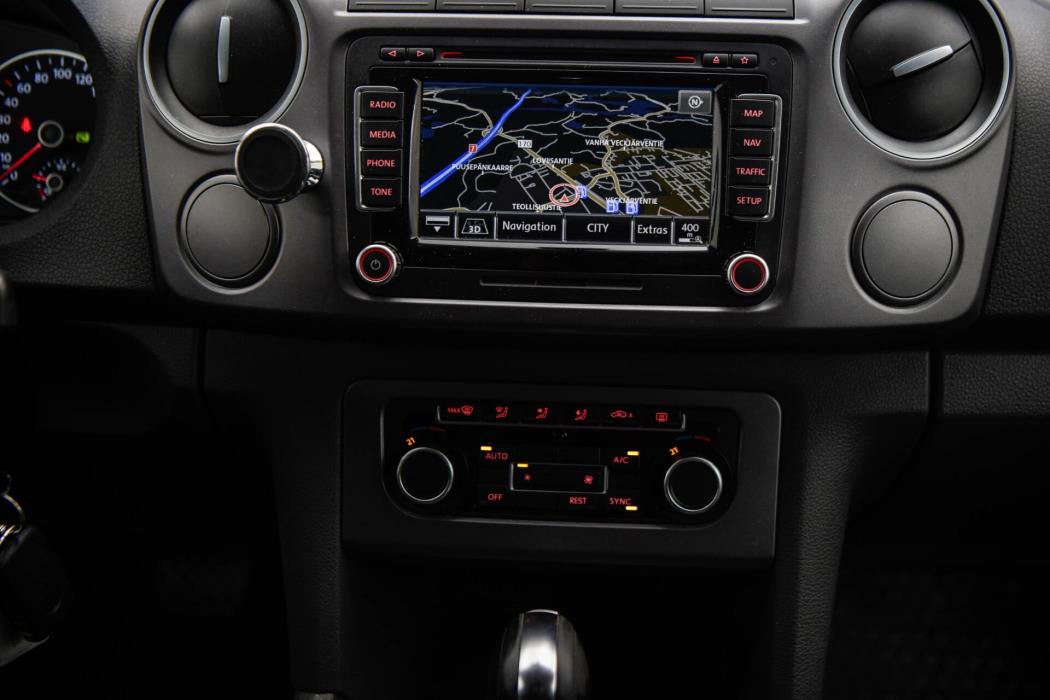 VOLKSWAGEN Amarok 2014