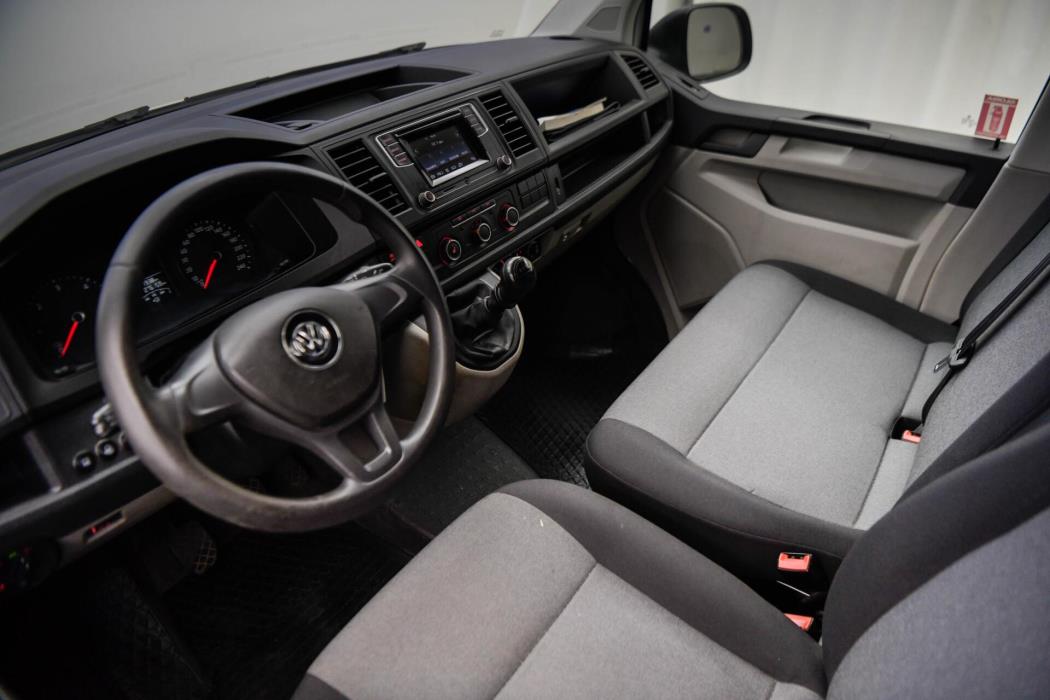 VOLKSWAGEN Transporter 2016
