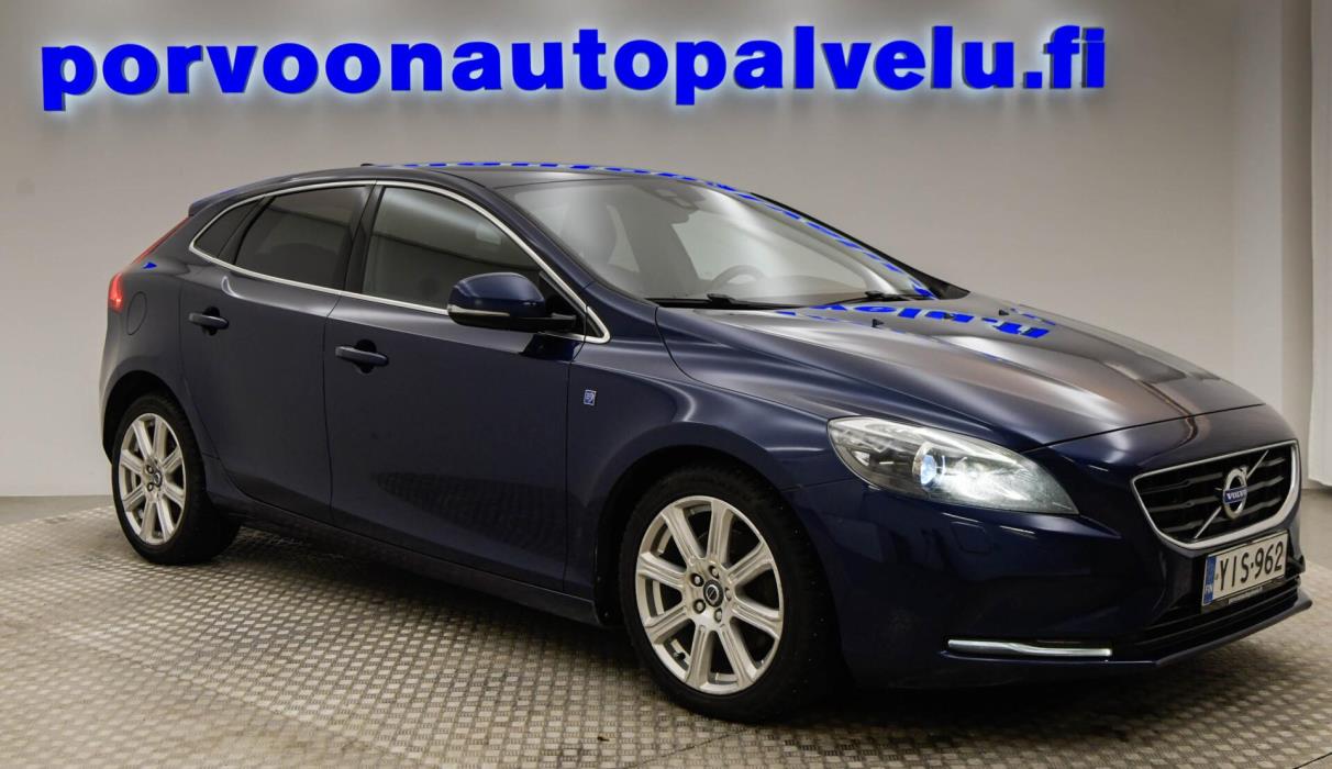 VOLVO V40 2014