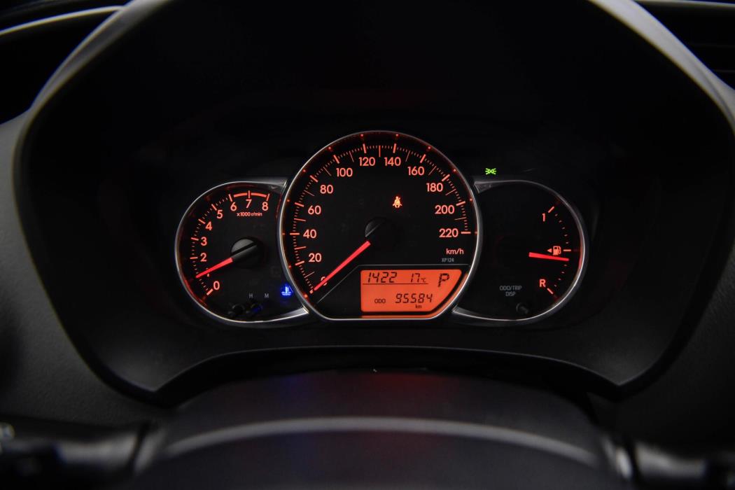 TOYOTA Yaris 2016