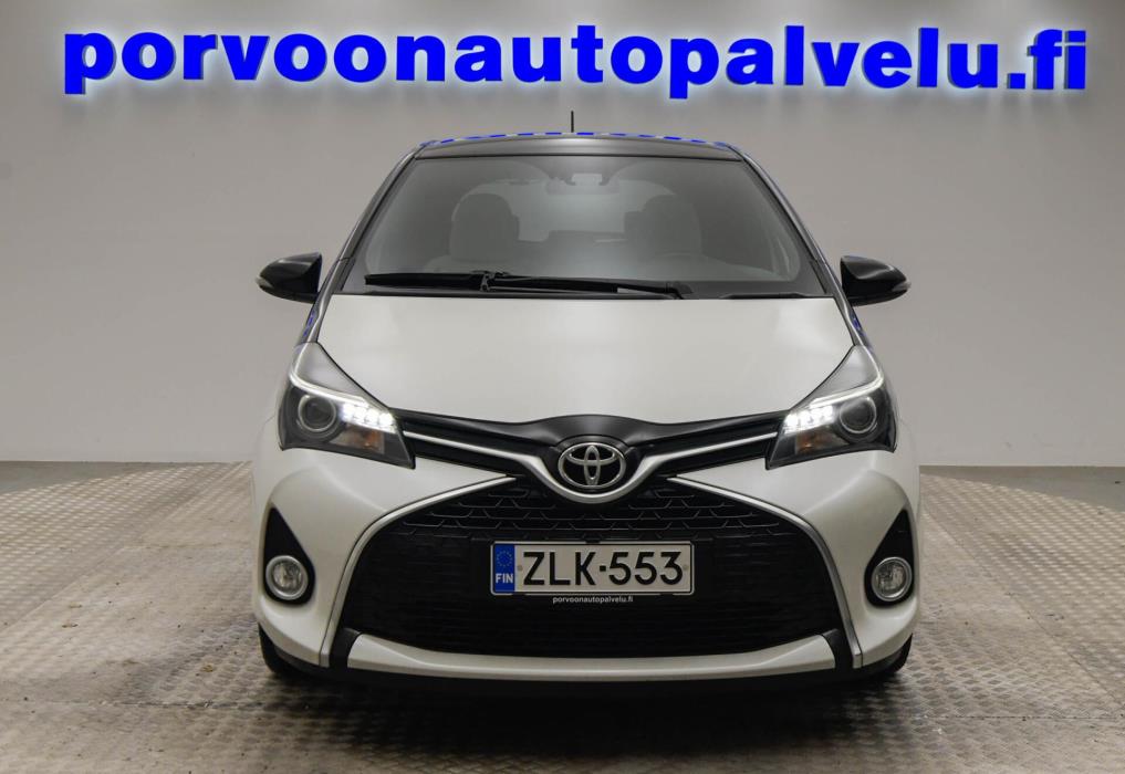 TOYOTA Yaris 2016