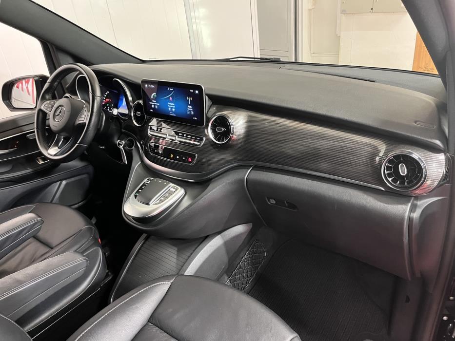 MERCEDES-BENZ V 2023