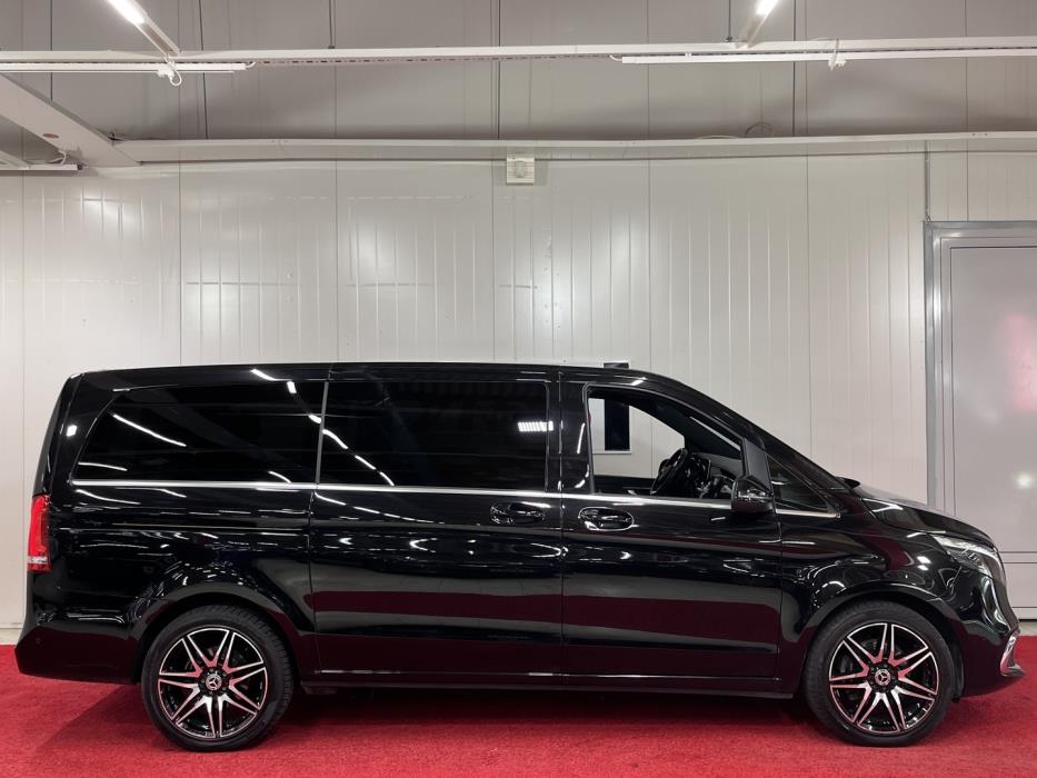 MERCEDES-BENZ V 2023